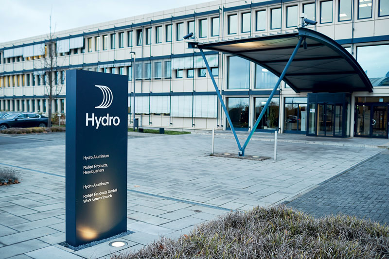 Norsk Hydro ha annunciato la cessione delle attività di laminazione a KPS Capital Partners per 1,38 miliardi di euro.