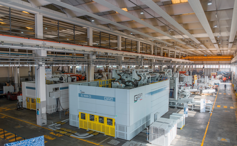 Due Giga Presse OL9000 in costruzione presso lo stabilimento IDRA di Travagliato
