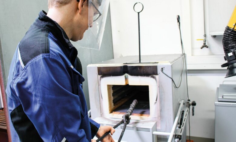 Steffen Scherbring, assegnista e dottorando presso la Hochschule Osnabrück - Università di Scienze Applicate di Osnabrück Hochschule, studia il potenziale dell’alluminio negli acciai inossidabili.