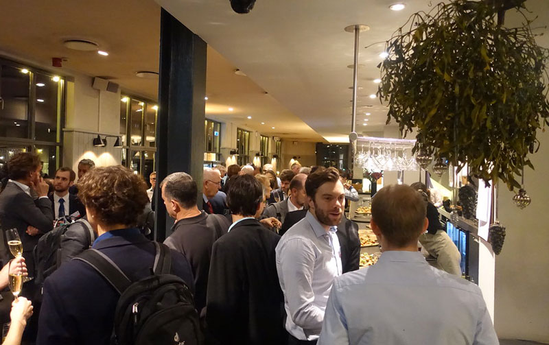 Il networking è fondamentale per ogni Evento EPIC, come si vede durante il l Meeting sui laser medicali e la biofotonica organizzato da EPIC presso la NKT Photonics.
