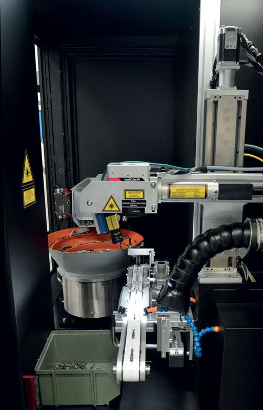 Il sistema automatico di marcatura laser per inserti realizzato da EVLaser per conto di Krino.