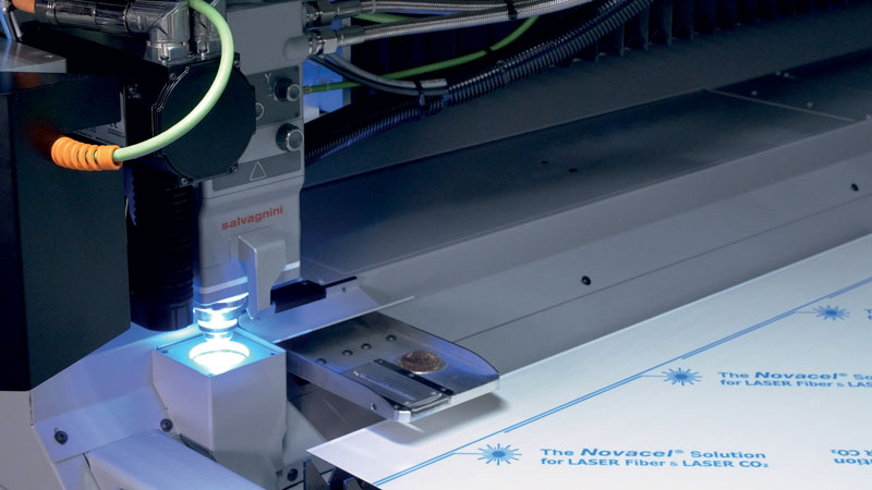 NVS verifica il centraggio del fascio laser rispetto all’ugello e lo stato dell’ugello per quanto riguarda deformazioni e ostruzioni”.