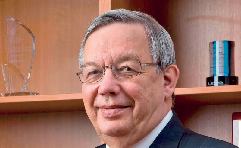 Valentin Gapontsev è stato presidente di IPG fin dalla sua fondazione e suo CEO fino ad aprile 2021.