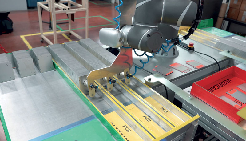 Grazie all’impiego del Cobot TM5, Cisel può oggi testare fino a 400 pezzi all’ora per due turni consecutivi da 8 ore in modo efficace e rigoroso.