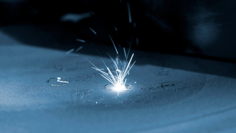 Come controllare la velocità di degradazione di acciaio al manganese biocompatibile con il laser texturing