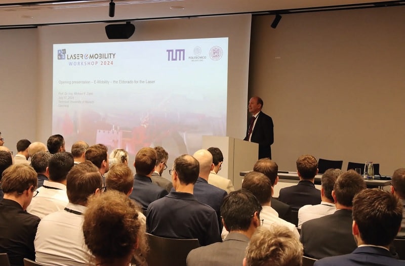 Gli organizzatori di LaserEMobility Workshop, tra cui il Prof. Zäh della TU Munich, hanno illustrato le tendenze future della ricerca sulla mobilità elettrica.