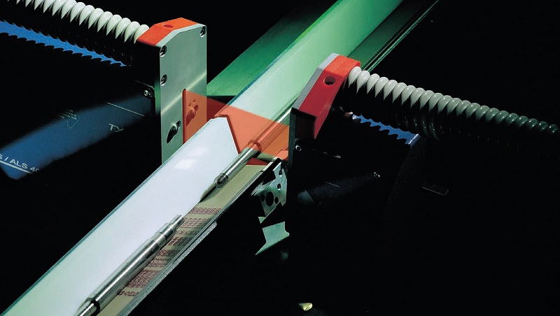 Grindline.X di Marposs è un sistema laser per il controllo in linea del diametro esterno di particolari meccanici lavorati da rettifica senza centri con procedimento “in infilata”.