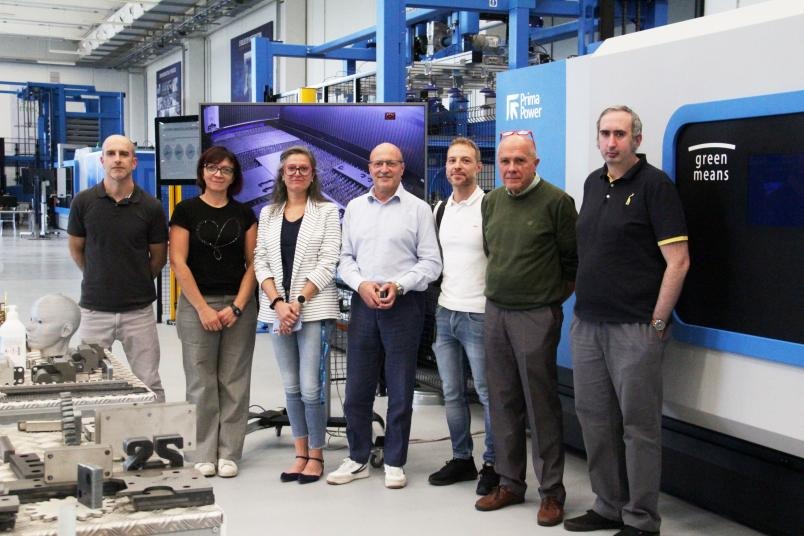 La collaborazione tra Prima Industrie e PoliTO è per il progetto ATTRACT (AlgoriTmi di inTelligenza aRtificiale per mACchine di Taglio laser) che ha l’obiettivo di semplificare e ottimizzare il processo di taglio laser 2D della lamiera, attraverso lo sviluppo di un’applicazione software assistita dall’intelligenza artificiale.