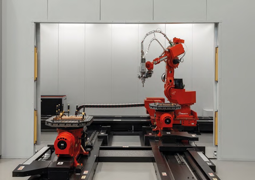 Il cuore pulsante di FLW-ENSISe è costituito da un robot antropomorfo, installato su una rotaia rettilinea disponibile in lunghezze di 3.000 o 4.000 mm, a seconda del modello.