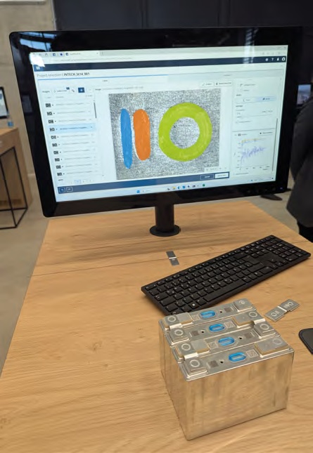 La soluzione basata su AI sviluppata da TRUMPF per il controllo della qualità dei componenti, come le batterie per le auto elettriche, subito dopo la saldatura laser.
