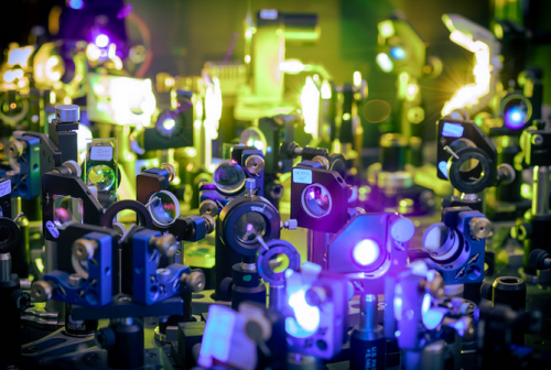 I computer ultraveloci controllati dalla luce sono la nuova frontiera del Politecnico di Milano e dal CNR.