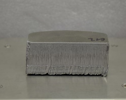 Un esempio di taglio laser su un pezzo in alluminio 5754 da 30 mm.