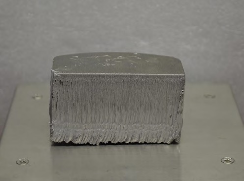 Un esempio di taglio laser su un pezzo in alluminio 5754 da 40 mm. I risultati sono influenzati anche dal tipo di macchina impiegata.