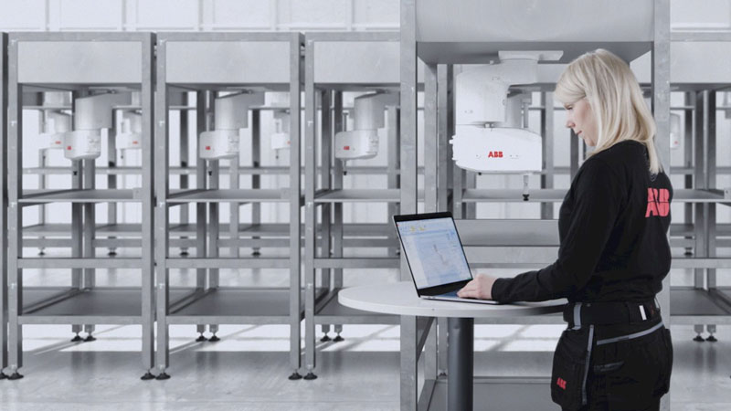 Azionare, addestrare e calibrare i robot da PC