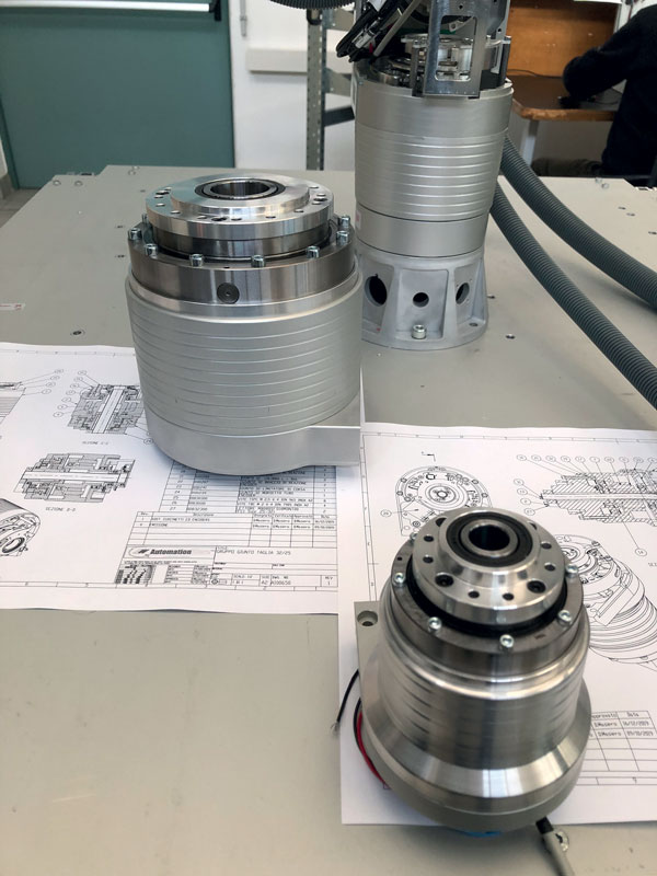 The J-Actuators are robot joints controllable via ROS, characterized by a light structure.