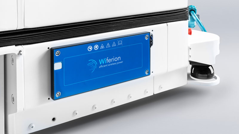 Thanks to etaLINK 3000, Stäubli WFT AGVs can be supplied with contactless power, even during short stops.