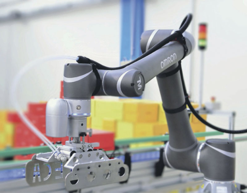 La serie di cobot OMRON TM12 possiede un payload rispettivamente di 12 kg e reach di 1.300 mm.