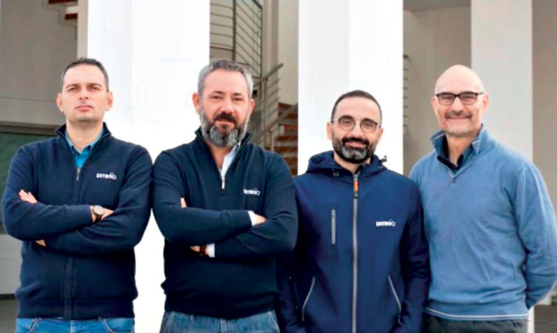 Da sinistra: Giovanni Calderoni, Riccardo Castrovilli, Emanuele Bufano e Stefano Signorile. sguardo al futuro Sguardo al futuro, ma con radici nel territorio 2 10