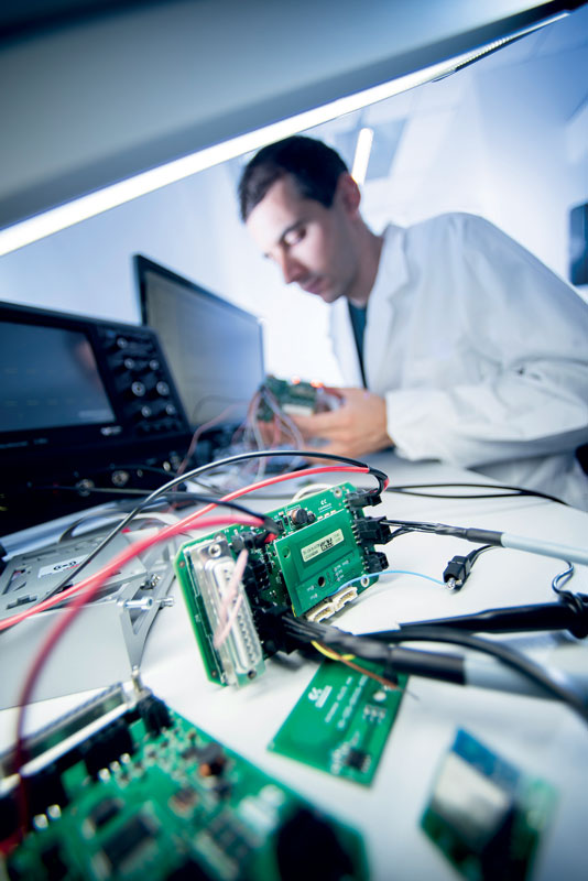 All’interno di Camozzi Automation è nata la business unit Electronics, che si occupa dell’evoluzione meccatronica dei propri prodotti e dell’integrazione elettronica nei componenti, portando la digitalizzazione delle macchine ai singoli componenti. All’interno di Camozzi Automation è nata la business unit Electronics, che si occupa dell’evoluzione meccatronica dei propri prodotti e dell’integrazione elettronica nei componenti, portando la digitalizzazione delle macchine ai singoli componenti.