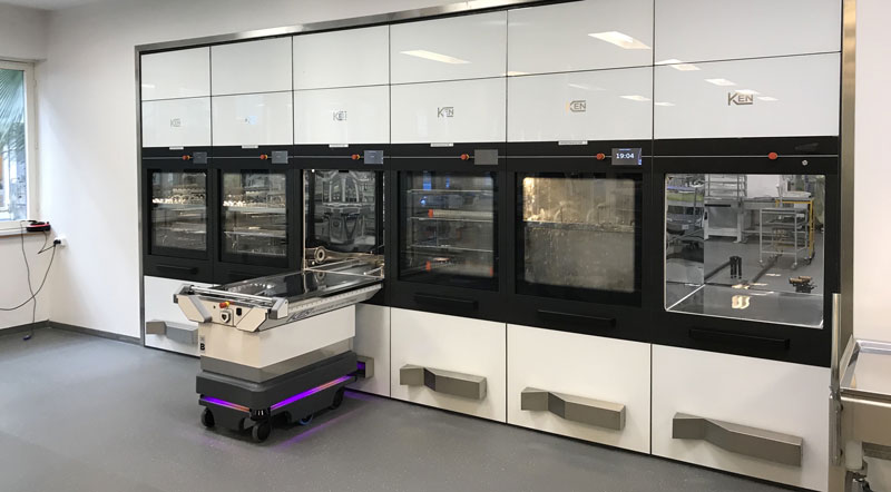 AL10 è un centro di sterilizzazione automatico che rende più ergonomico il lavoro degli operatori.