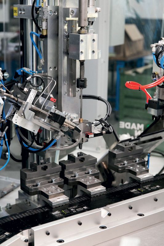È possibile gestire più modelli di prodotto sulla stessa macchina con lotti più piccoli.