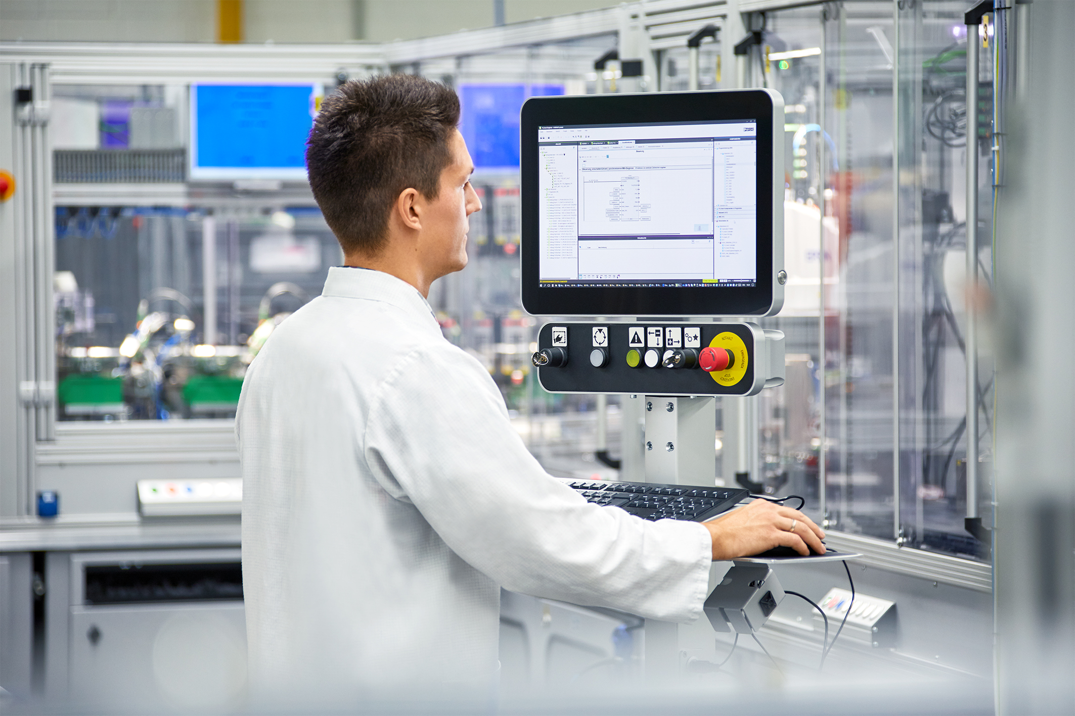 I PC industriali modulari AIO di Phoenix Contact.