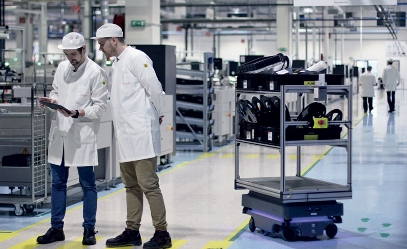 Quattro robot mobili per ottimizzare la logistica interna