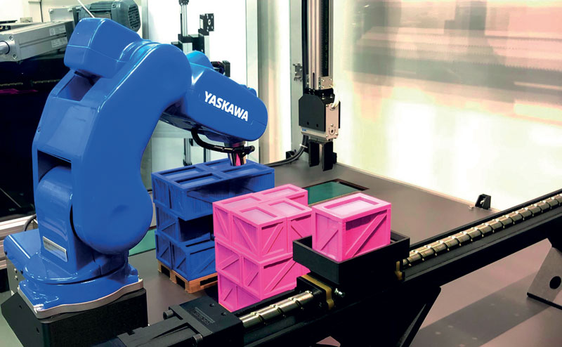 L’attuatore Monocarrier di NSK e il robot di Yaskawa lavorano all’unisono per mostrare le best practice nella movimentazione di prodotti. ©MCA