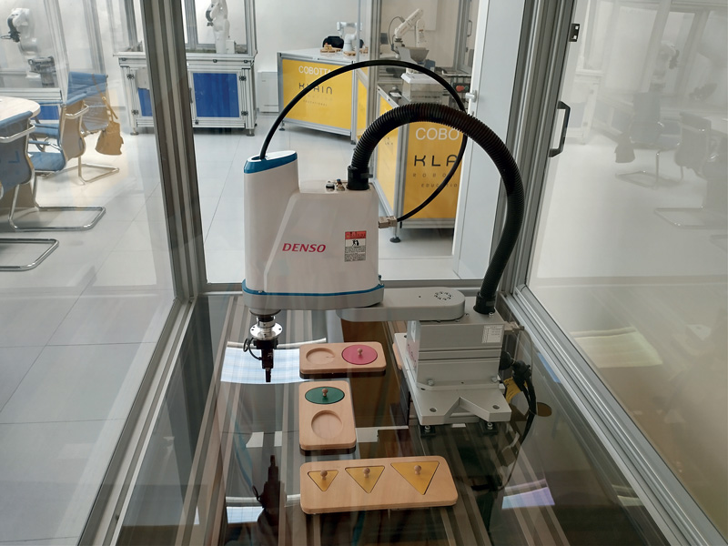 The new low-cost LPH series has been developed to meet the increasing demand for robots for low-demand applications. assemblaggio A complete assembly department 1 KLAINrobotics 1
