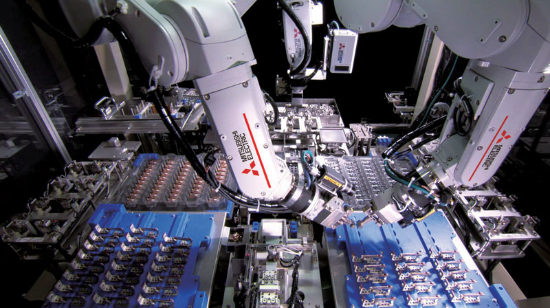 Una caratteristica che rende i robot Mitsubishi Electric particolarmente adatti alle fasi di assemblaggio è la comprovata ripetibilità. robot Assemblare e disassemblare: un gioco da robot 1 Mitsubishi Electric 142