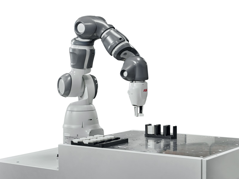 A single arm YuMi version is also available. cobot A family of cobots at assembly’s service 2 ABB 1