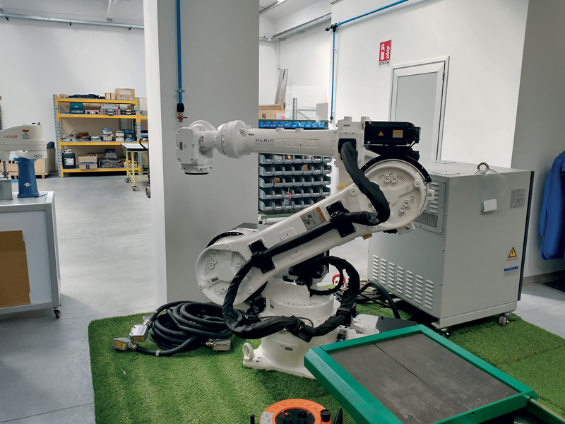 I robot Hyundai sono disponibili con portate da 4 fino a 600 kg.   2 KLAINrobotics