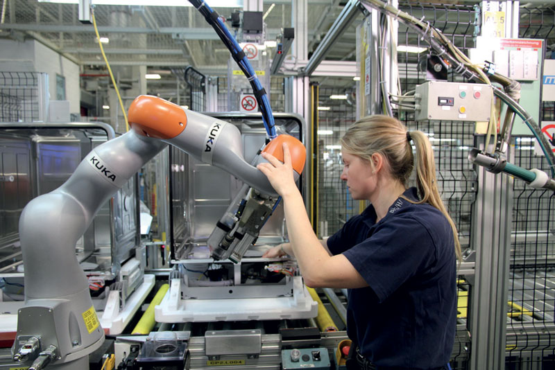 The cobot is a constant help, able to work side by side with humans.   2 KUKA 1