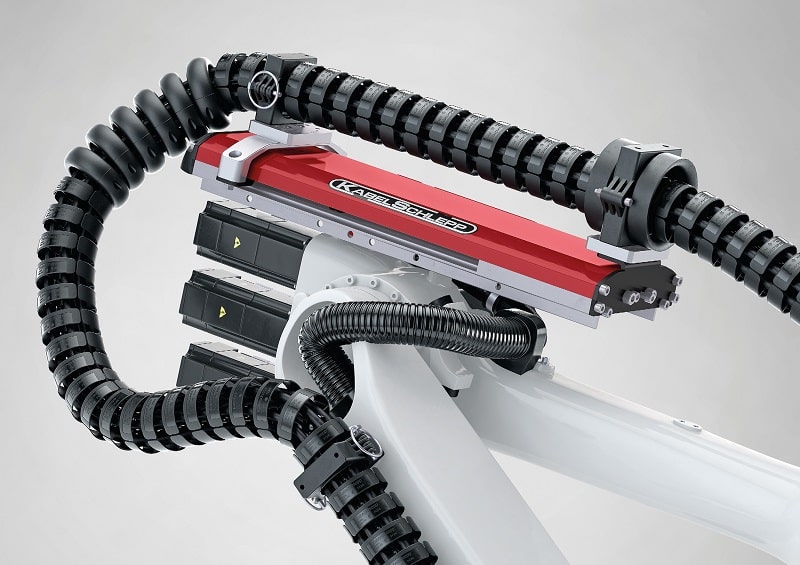 Il PULL-BACK-UNIT (PBU) di TSUBAKI KABELSCHLEPP protegge i portacavi e i cavi in modo efficace.