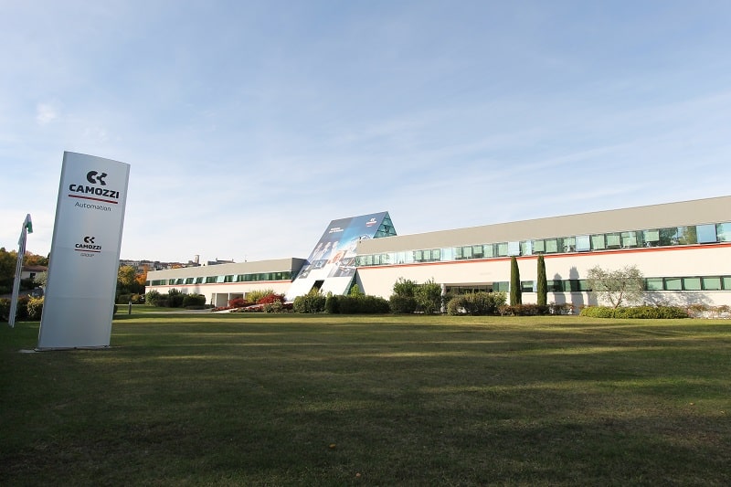 Oggi il Gruppo Camozzi è una multinazionale globale diversificata, leader nella produzione di componenti e sistemi innovativi per l’automazione industriale e fra i protagonisti nei sistemi integrati per l’Industrial Internet of Things nel rispetto della sostenibilità totale.