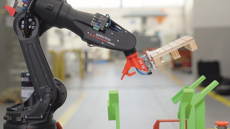 Il robot diventa compagno di classe con Tiesse Robot!