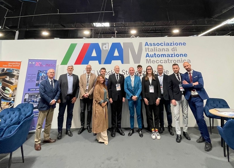 Durante la prima giornata di fiera, sono venuti in visita presso l'area della collettiva AIdAM l'ambasciatore italiano in Polonia Luca Franchetti Pardo, che si è confrontato con l'associazione e le aziende della collettiva, insieme ai rappresentati della Camera di Commercio e dell'Industria Italiana in Polonia Piero Cannas (presidente), Elisabetta Caprino (direttrice) e Stefano Zedde (vicedirettore). Inoltre, ha presenziato anche Paolo Lemma, diretto dell'Ufficio ITA a Varsavia, Polonia.