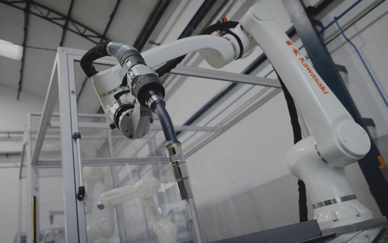 Grazie alla loro precisione e ripetibilità, i cobot assicurano che le operazioni siano eseguite con estrema precisione.