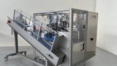 Grazie alla collaborazione con Festo, Fava Giorgio Axel ha sviluppato la spiedinatrice automatica SPDCSAT, un macchinario innovativo progettato per ottimizzare il processo di inserimento degli stecchi nei prodotti alimentari.