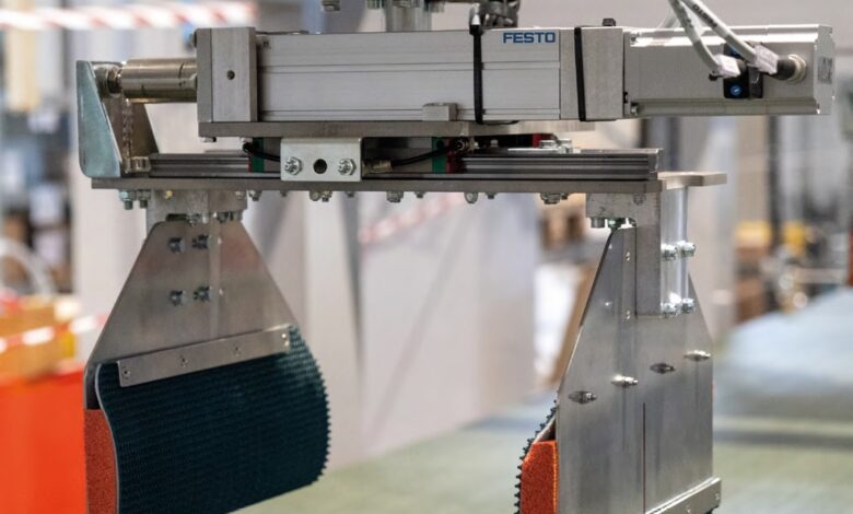 Per il movimento lungo gli assi X e Y, Fipal ha utilizzato i moduli EHMY e EHMX di Festo, così da realizzare un sistema di movimentazione robusto e affidabile.