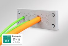 I supporti passacavo a membarana di icotek sono stati testati e certificati dal laboratorio Fraunhofer IPA e possono essere utilizzati in camera bianca con classificazione ISO Classe 1. Immagine: icotek Italia SRL