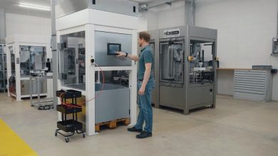 La nuova cella di pallettizzazione automatizzata a ingombro ridotto sviluppata da Robotronic in collaborazione con Mitsubishi Electric è progettata per aiutare l’industria farmaceutica a superare le carenze record in tutta Europa. Fonte: Robotronic / Mitsubishi Electric