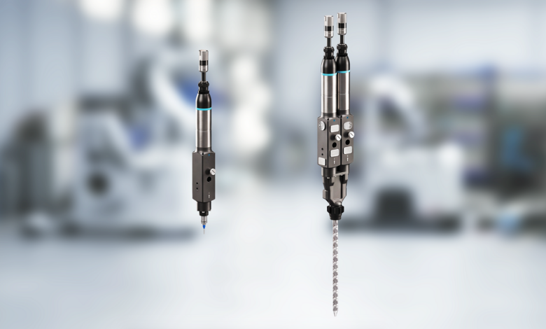 L'EcoMeter XS di Dürr applica quantità minime di adesivi e sigillanti monocomponenti e bicomponenti.