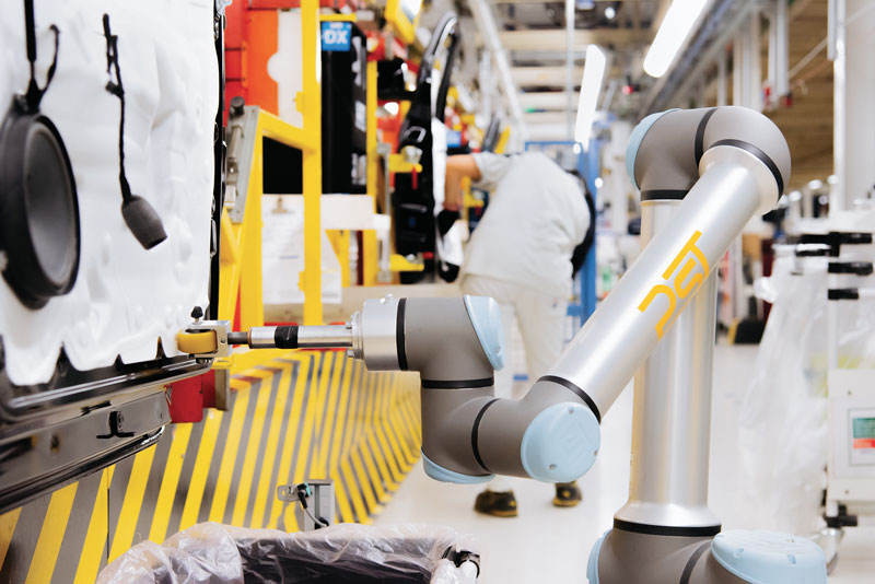 Universal Robots ha integrato nei suoi cobot le nuove linee guida ISO/TS 15066 cobot Cobot: la collaboratività aumenta la produttività 2 4