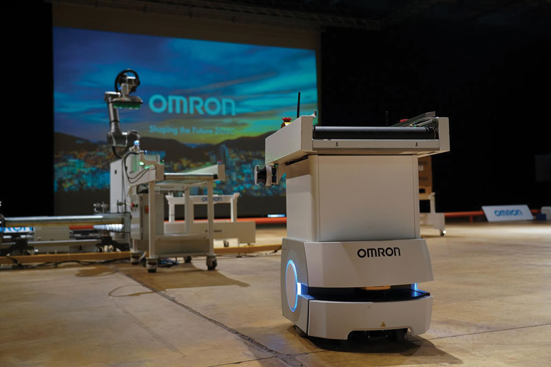 Gli ospiti hanno “toccato con mano” i sistemi di produzione flessibili del futuro. Gli ospiti hanno “toccato con mano” i sistemi di produzione flessibili del futuro.