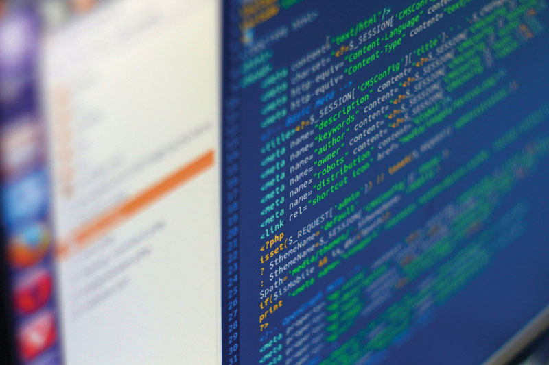Con la virtualizzazione un software separa gli ambienti di elaborazione dalle infrastrutture fisiche.