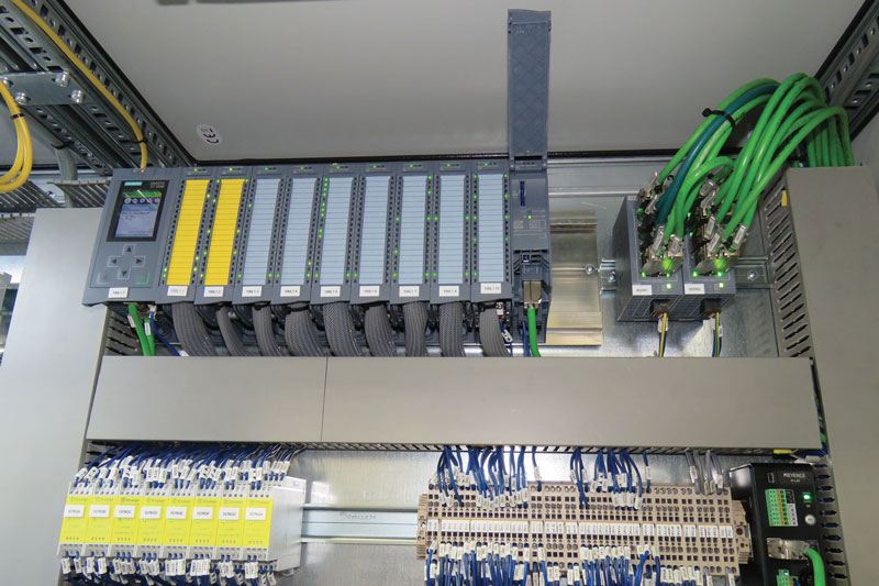 Il quadro elettrico con PLC S7 1500 e il modulo S7 TM NPU.