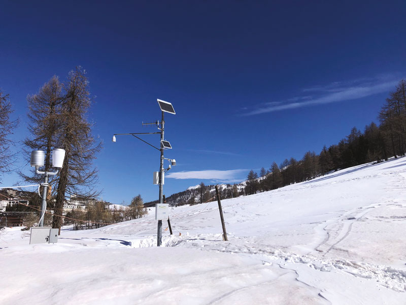 In caso di neve, si può misurare a una profondità di diversi metri.