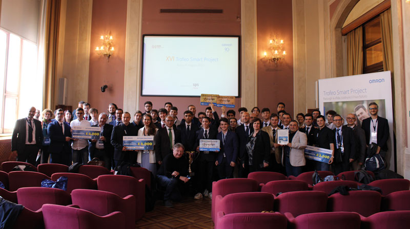 Gli studenti e i docenti dei progetti finalisti insieme allo staff Omron e del MIM.