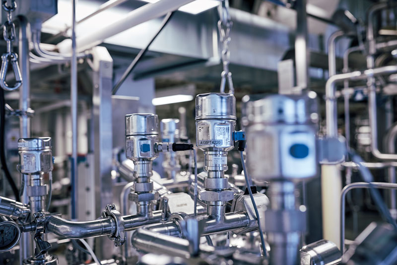 Misuratori di pressione con custodia in inox, adatti per l’industria farmaceutica.